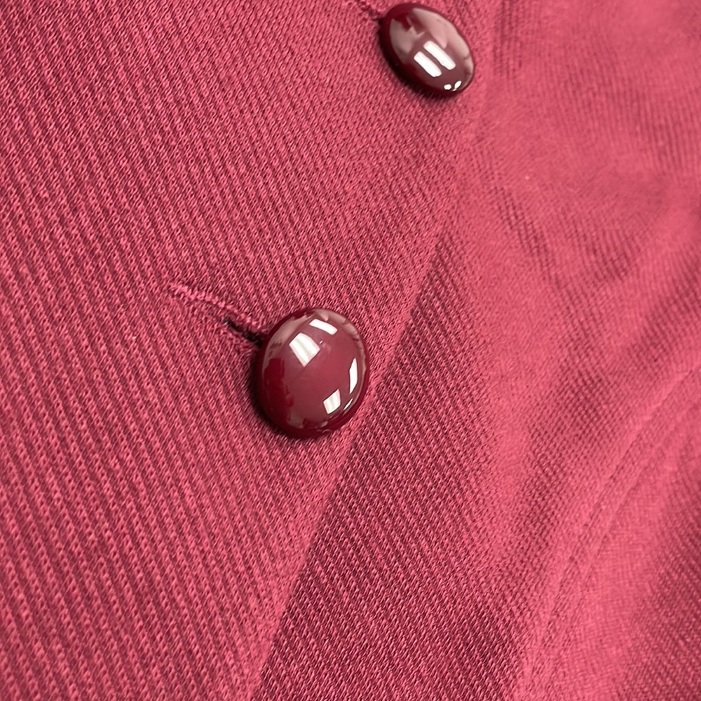Elegant Coat with Side Pockets - Picture 12 of 15